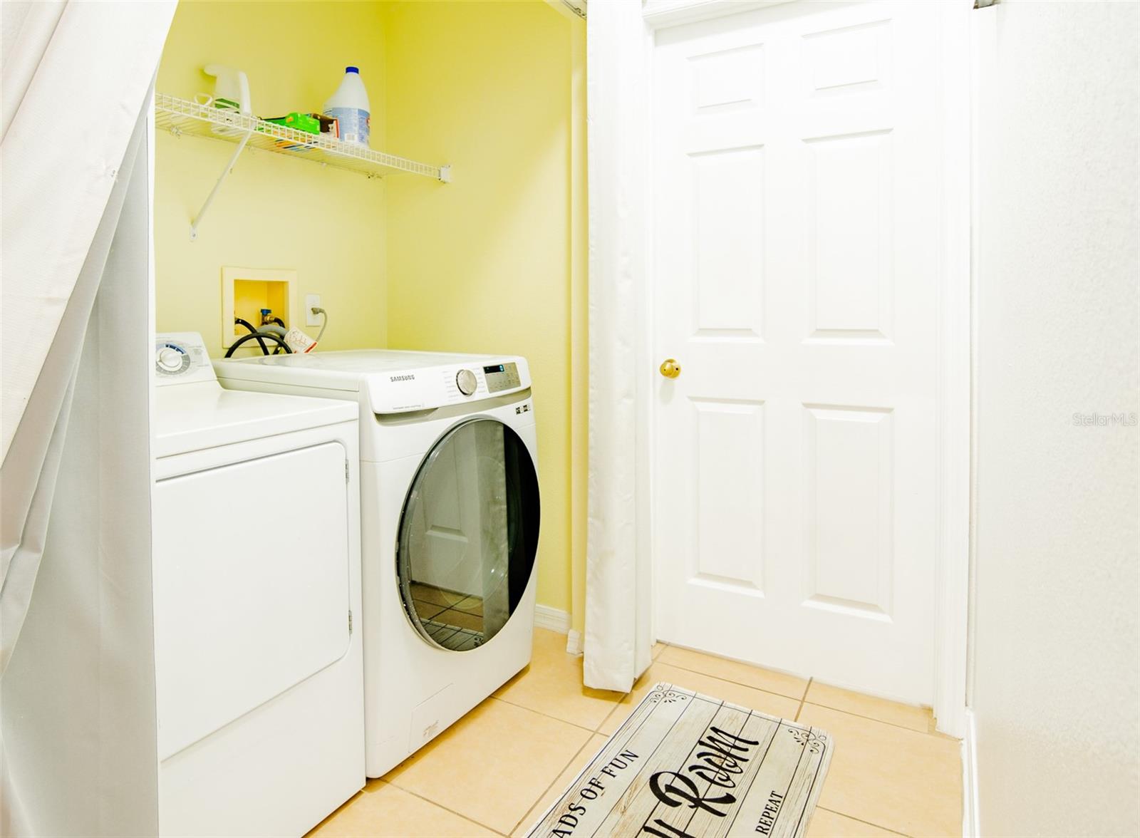 Image 26 of 77 For 865 Bloomingdale Drive