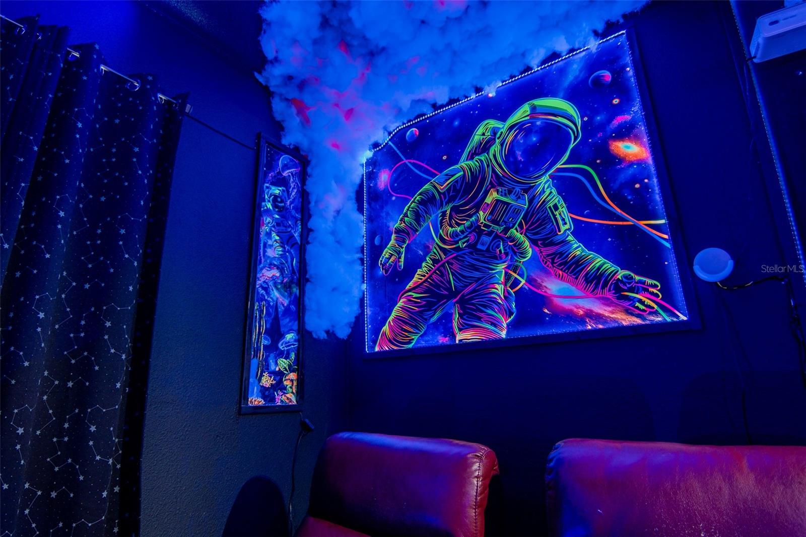 Image 33 of 77 For 865 Bloomingdale Drive