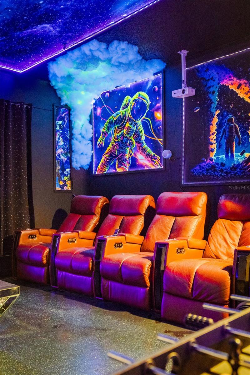 Image 36 of 77 For 865 Bloomingdale Drive