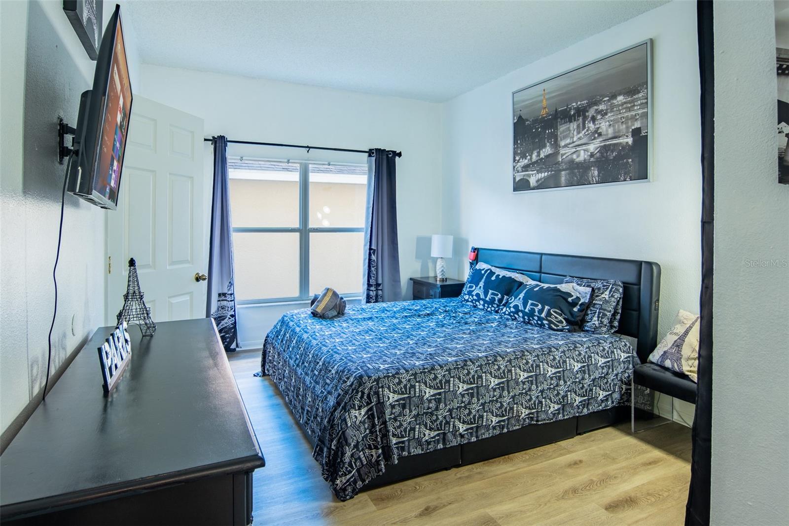 Image 39 of 77 For 865 Bloomingdale Drive