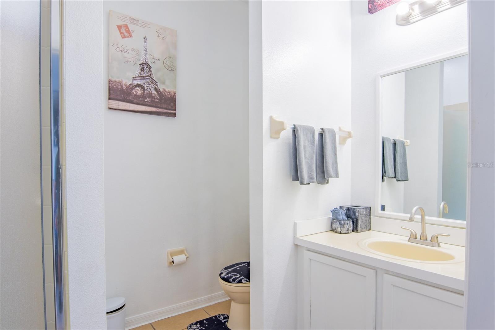 Image 40 of 77 For 865 Bloomingdale Drive