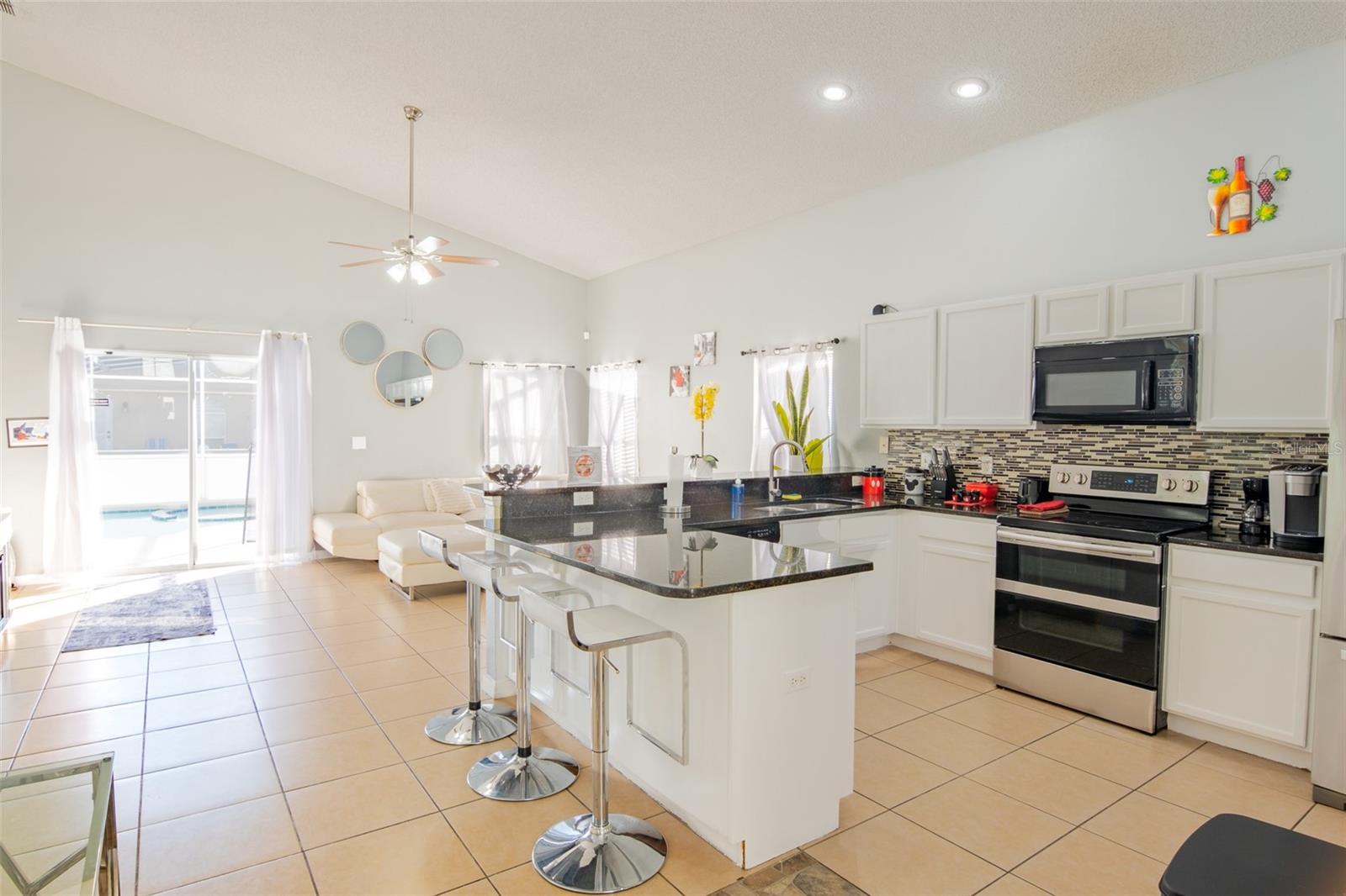 Image 44 of 77 For 865 Bloomingdale Drive