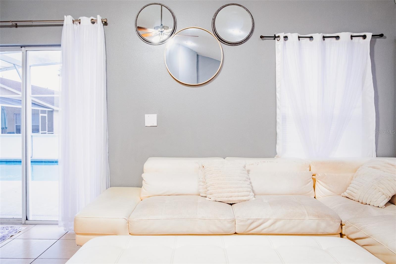 Image 51 of 77 For 865 Bloomingdale Drive