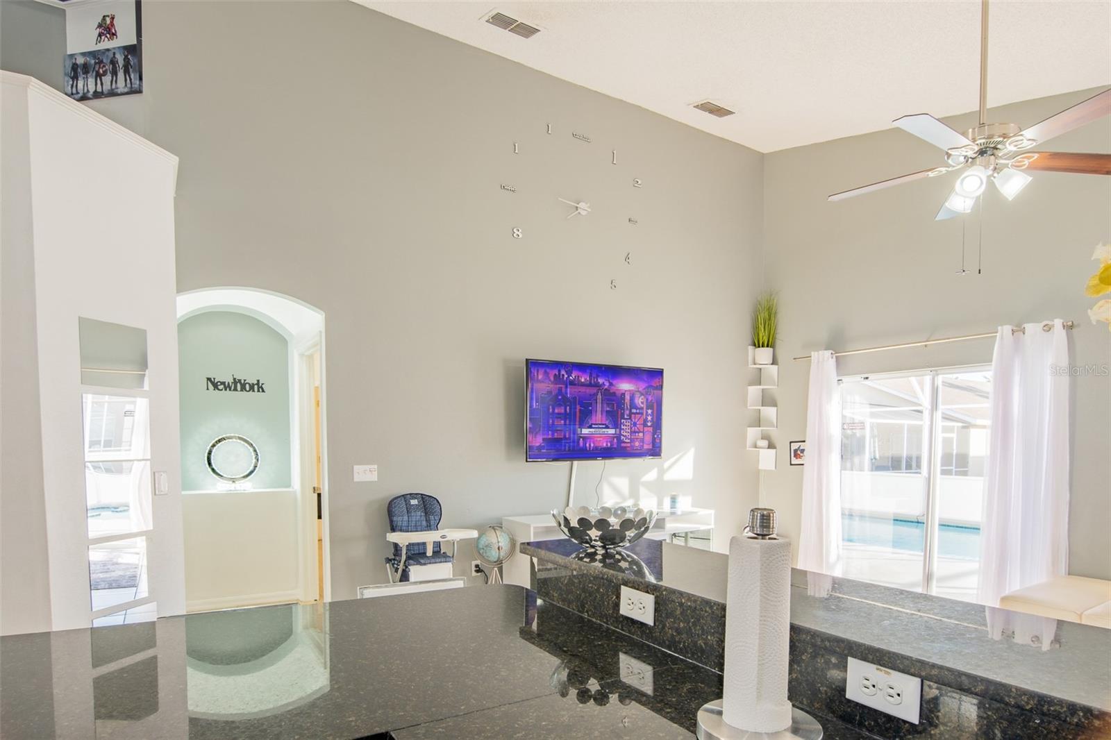 Image 52 of 77 For 865 Bloomingdale Drive