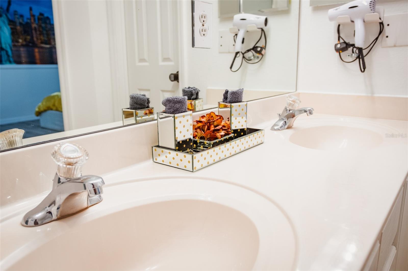 Image 58 of 77 For 865 Bloomingdale Drive