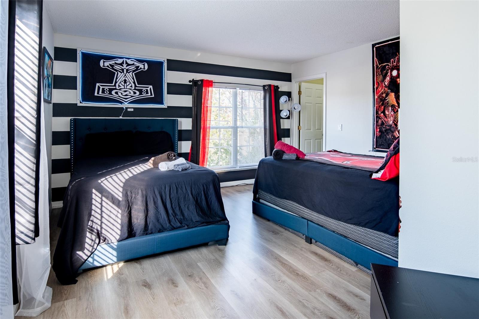 Image 7 of 77 For 865 Bloomingdale Drive