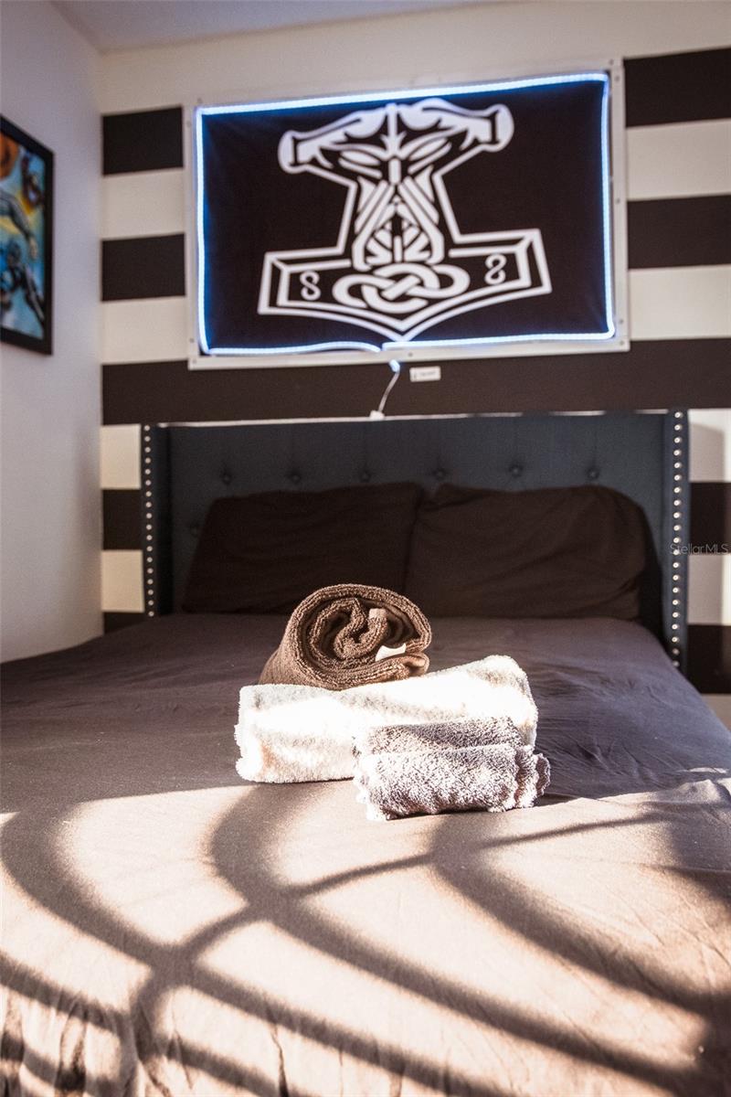 Image 8 of 77 For 865 Bloomingdale Drive