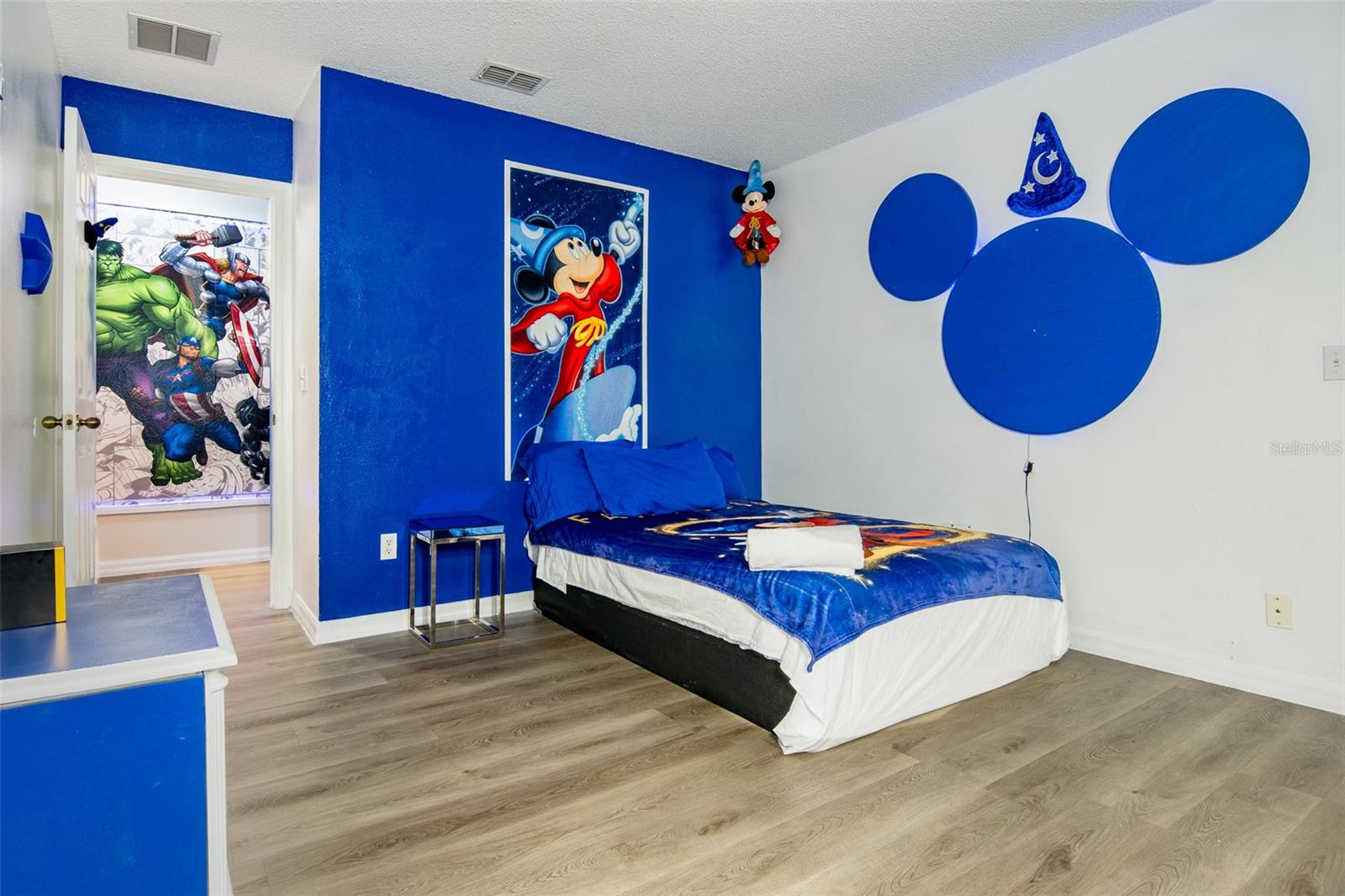 Image 9 of 77 For 865 Bloomingdale Drive