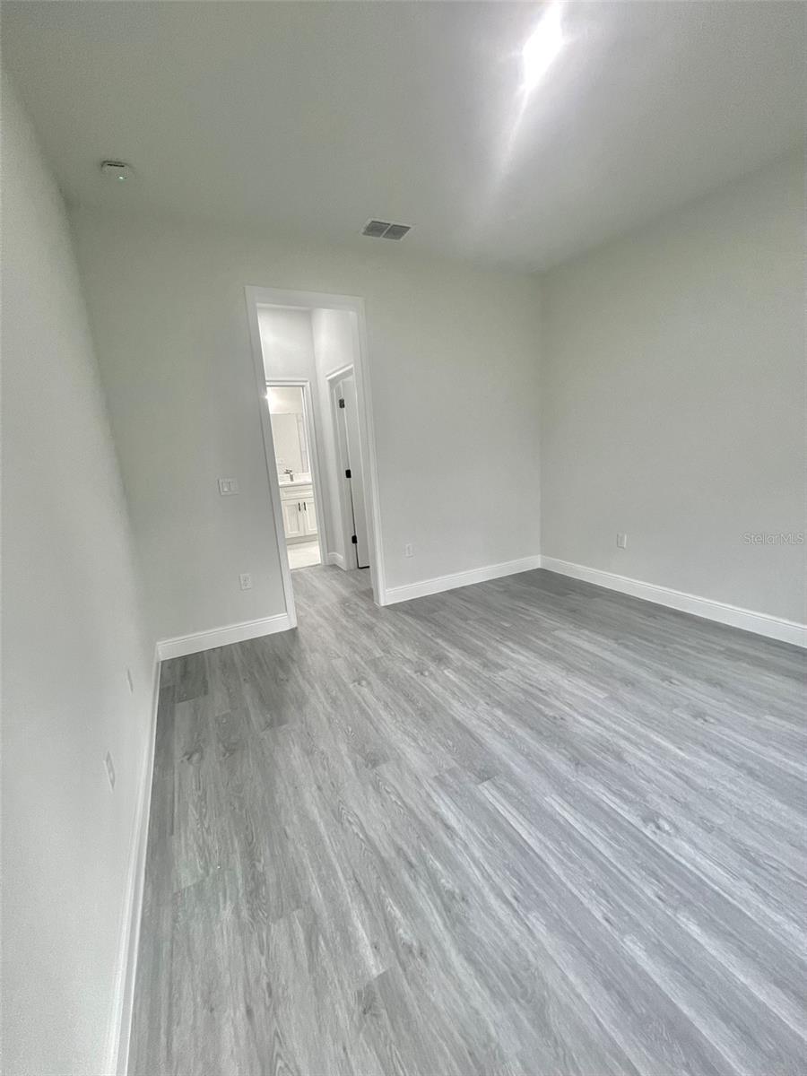 Image 11 of 32 For 5 Fisher Place Drive