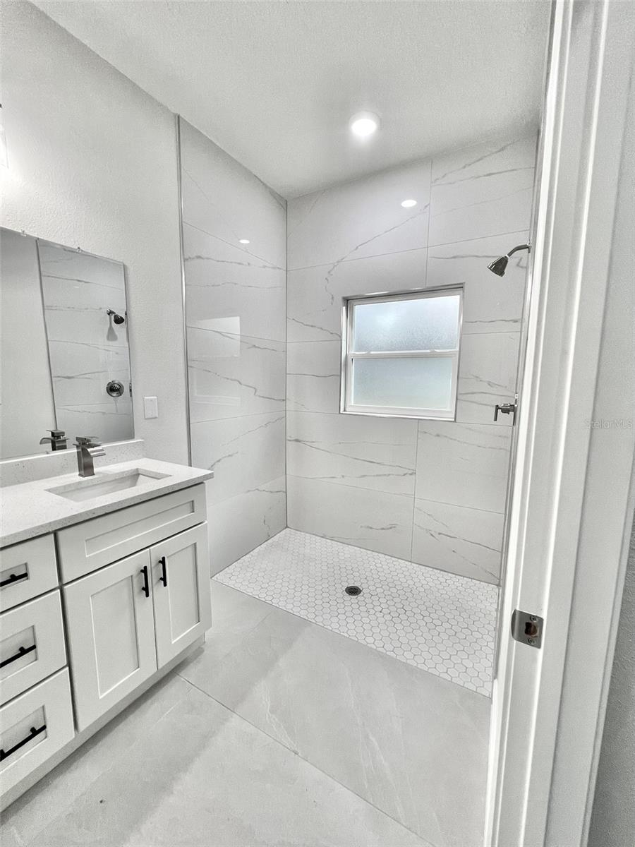 Image 16 of 32 For 5 Fisher Place Drive