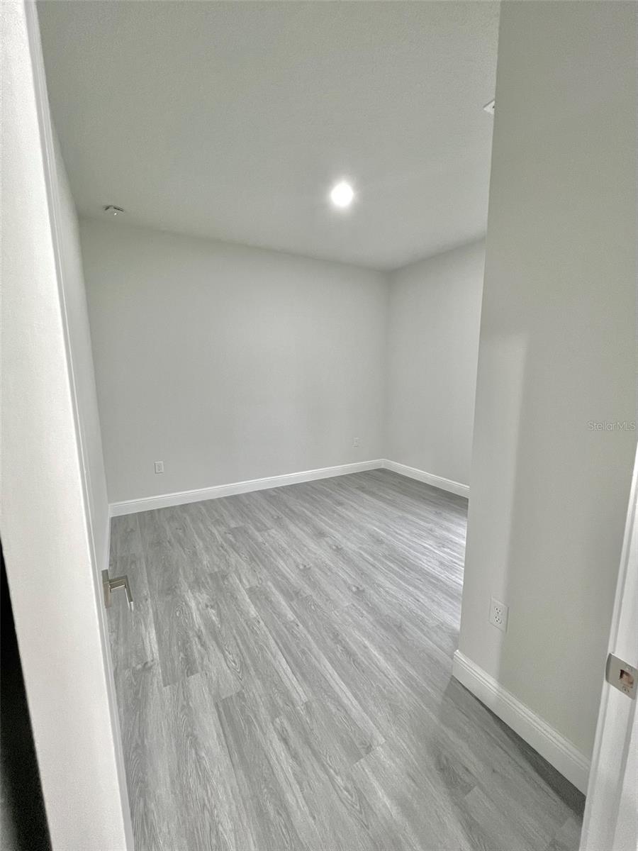 Image 24 of 32 For 5 Fisher Place Drive