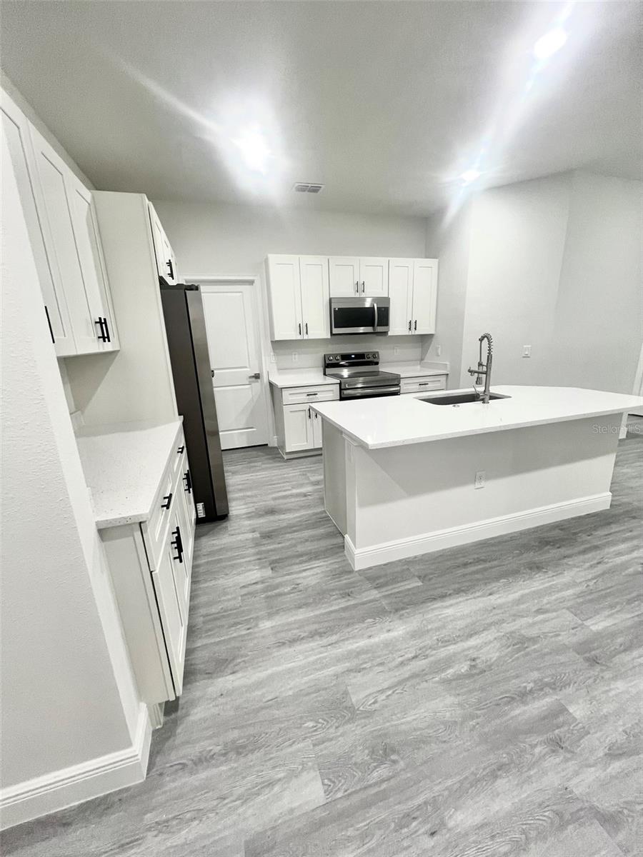 Image 5 of 32 For 5 Fisher Place Drive