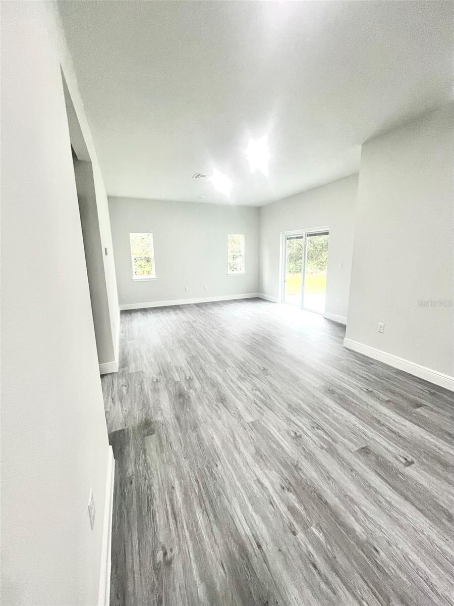 Image 7 of 32 For 5 Fisher Place Drive