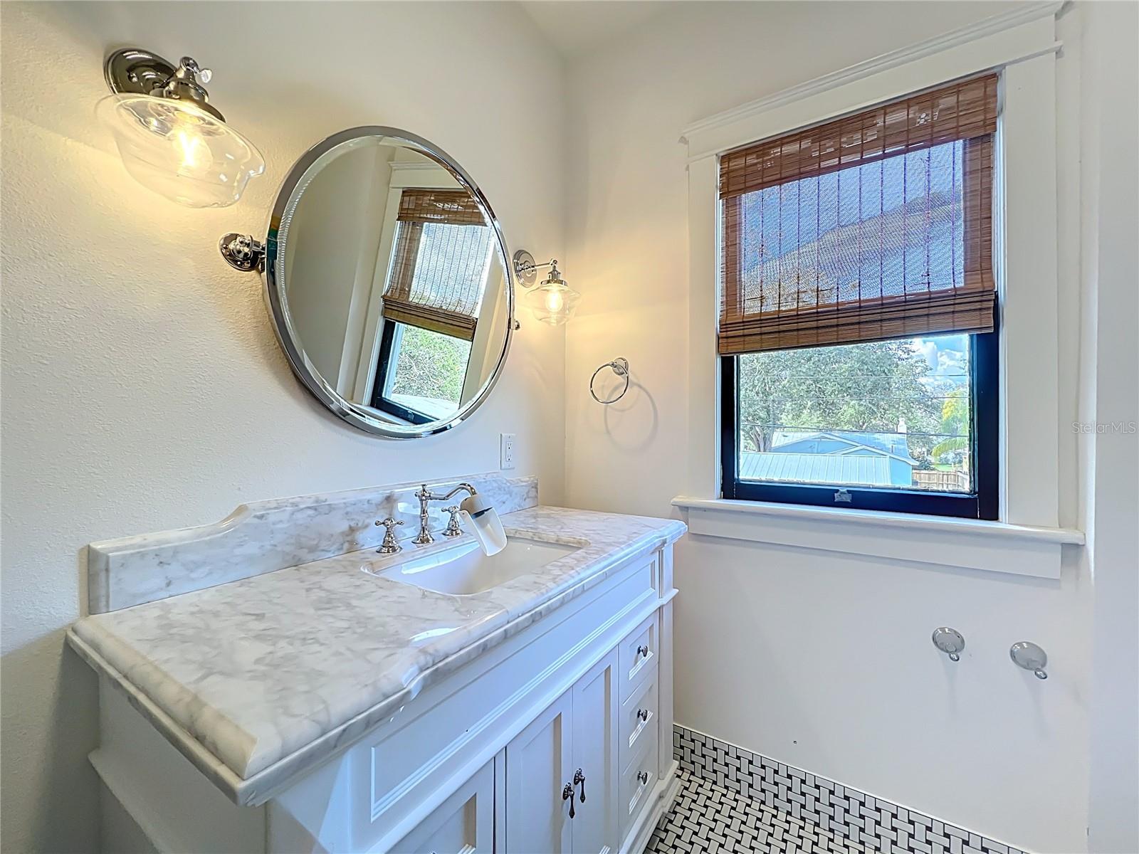 Image 60 of 99 For 1118 Park Avenue