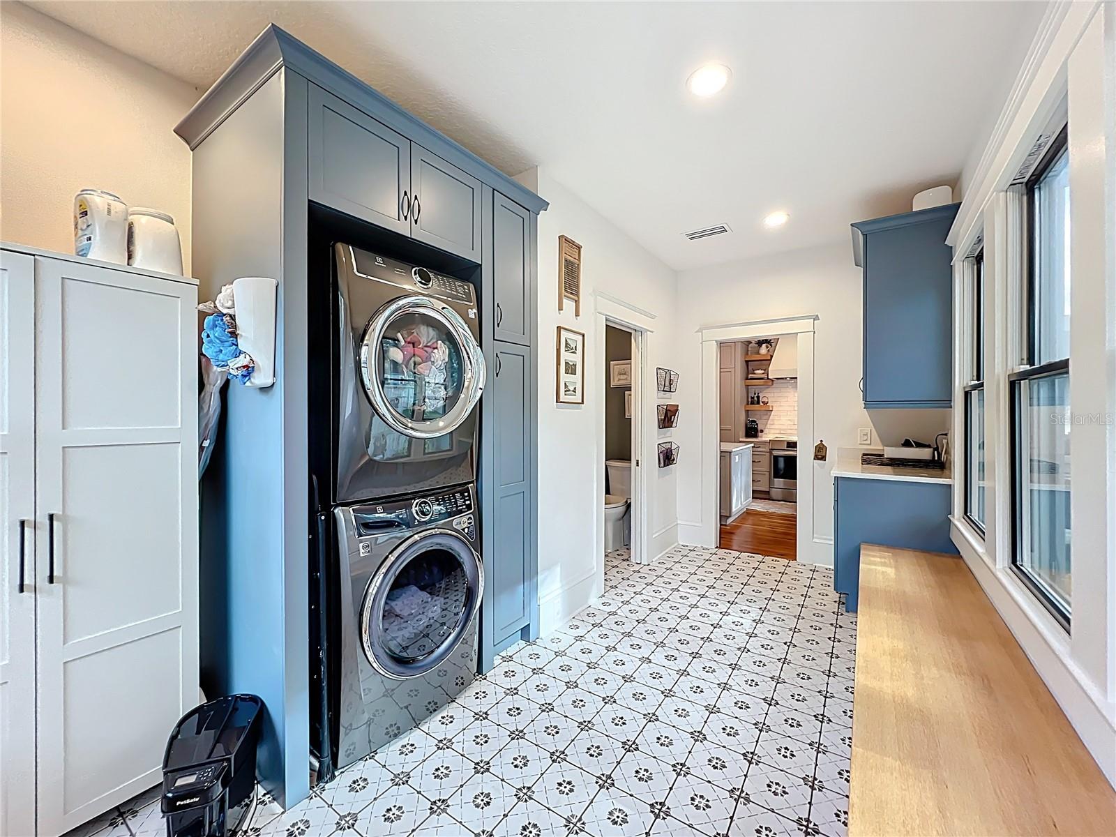 Image 70 of 99 For 1118 Park Avenue