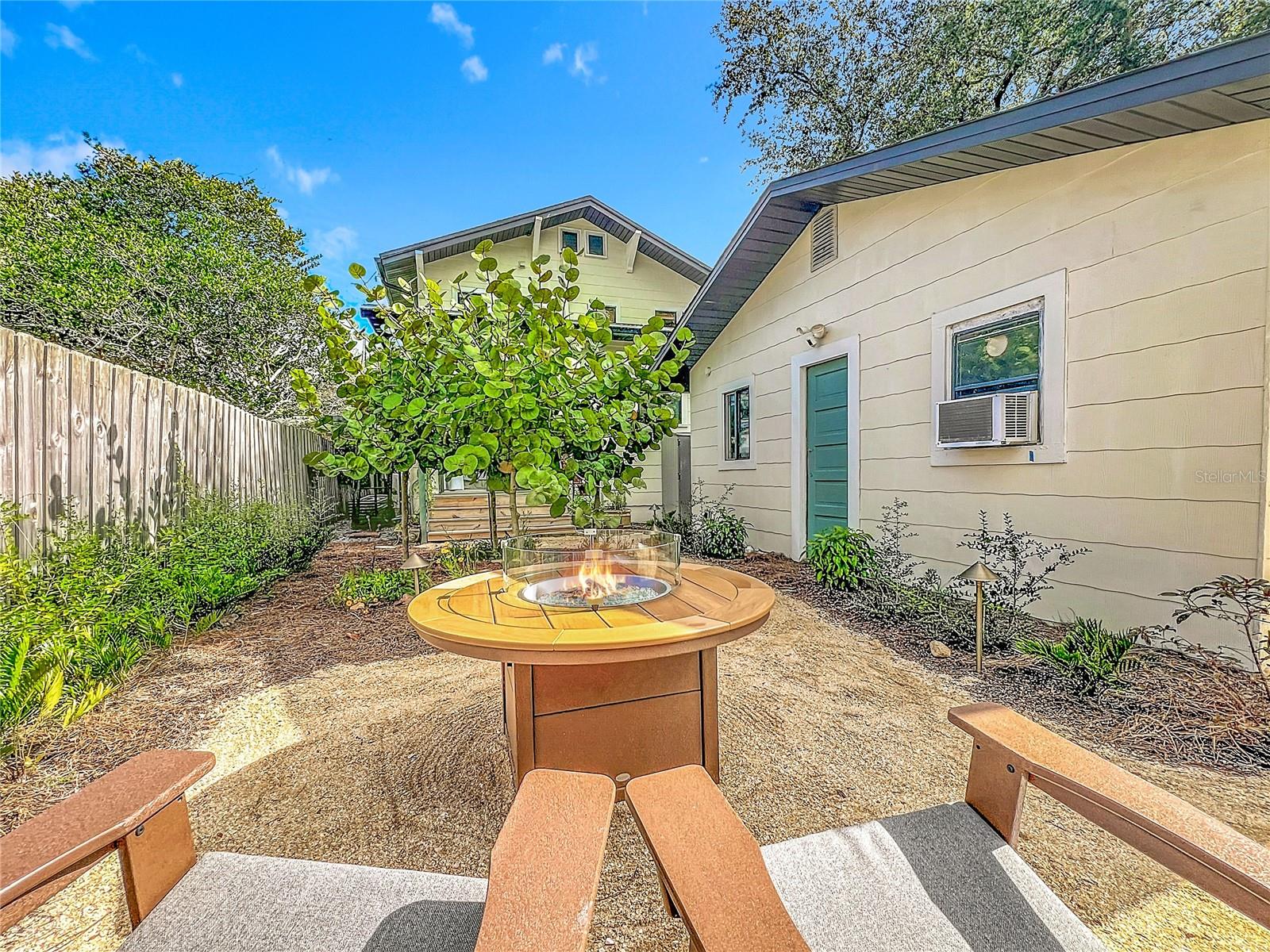 Image 81 of 99 For 1118 Park Avenue