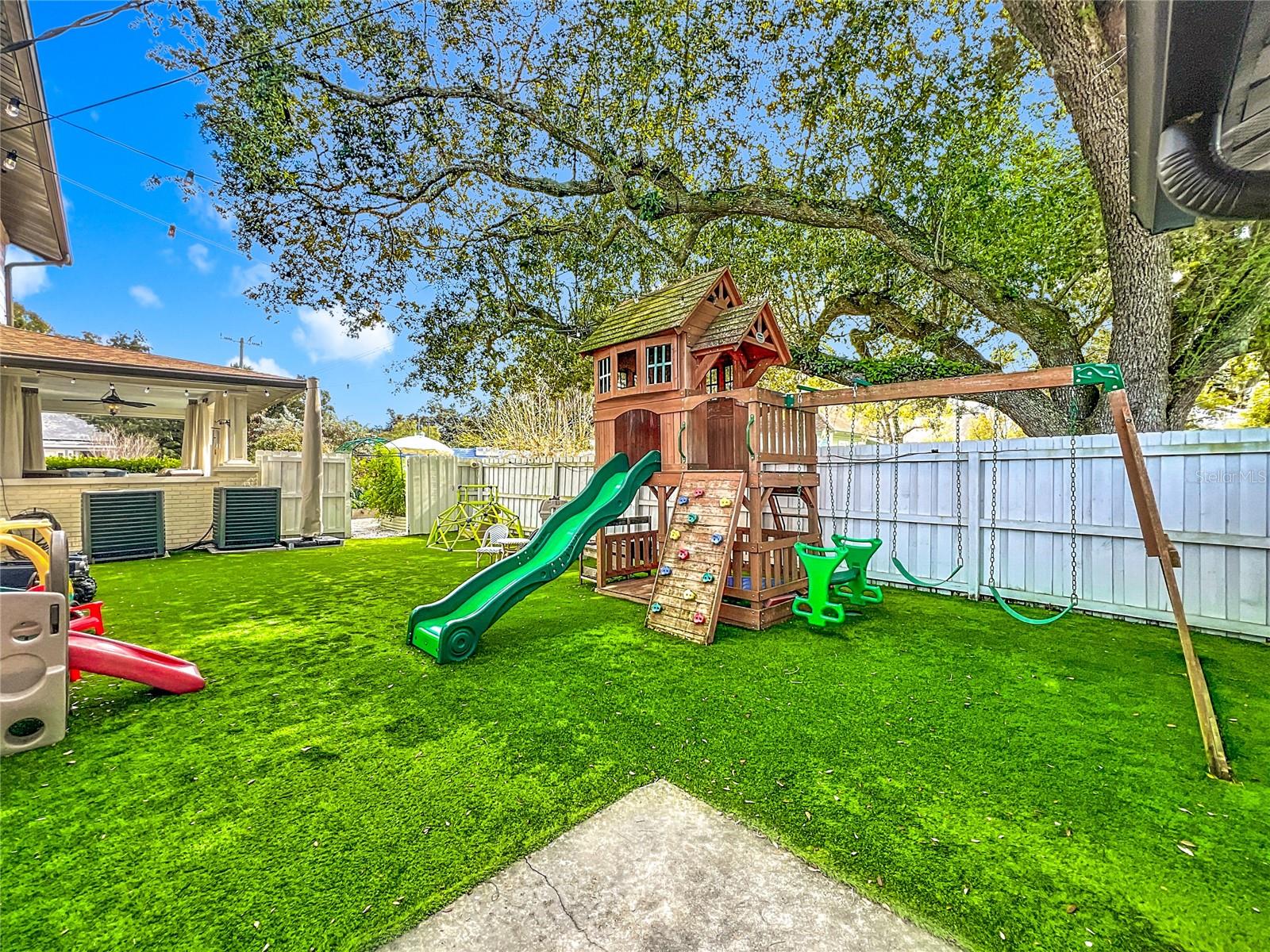 Image 85 of 99 For 1118 Park Avenue