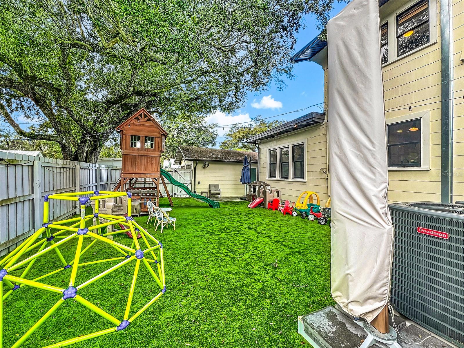 Image 88 of 99 For 1118 Park Avenue