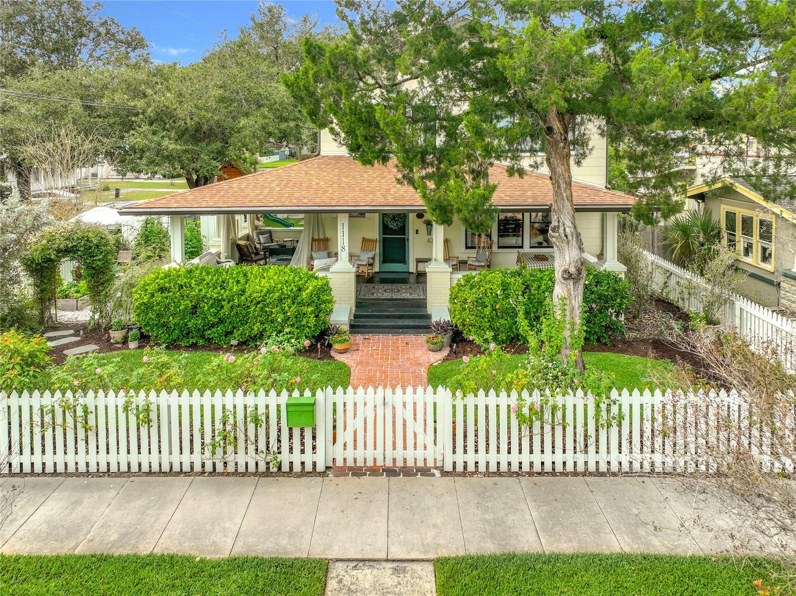 Image 95 of 99 For 1118 Park Avenue