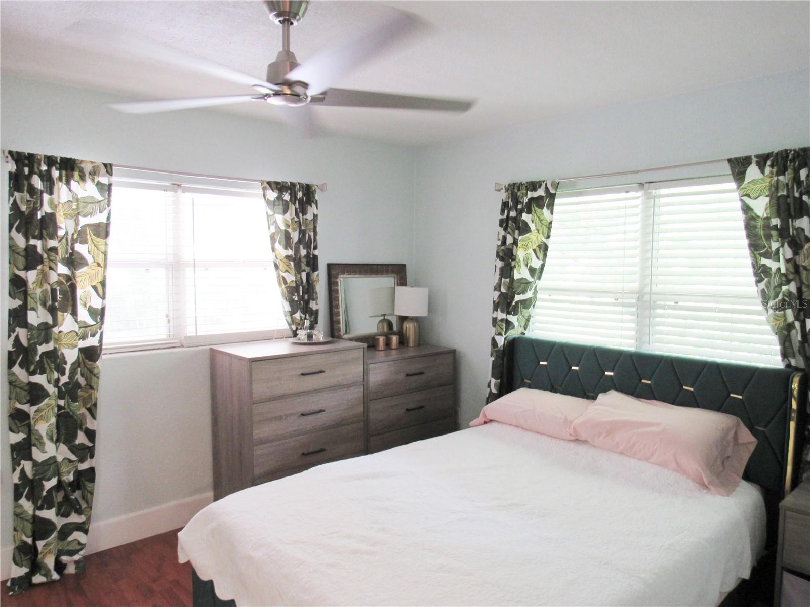 Image 12 of 21 For 719 Mount Vernon Street 8