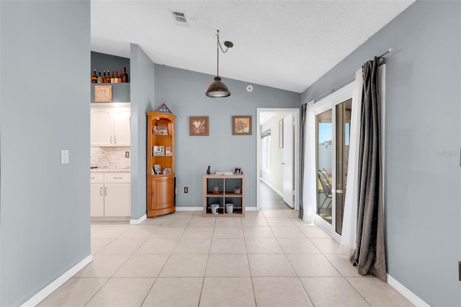 Image 15 of 45 For 105 Dorchester Court