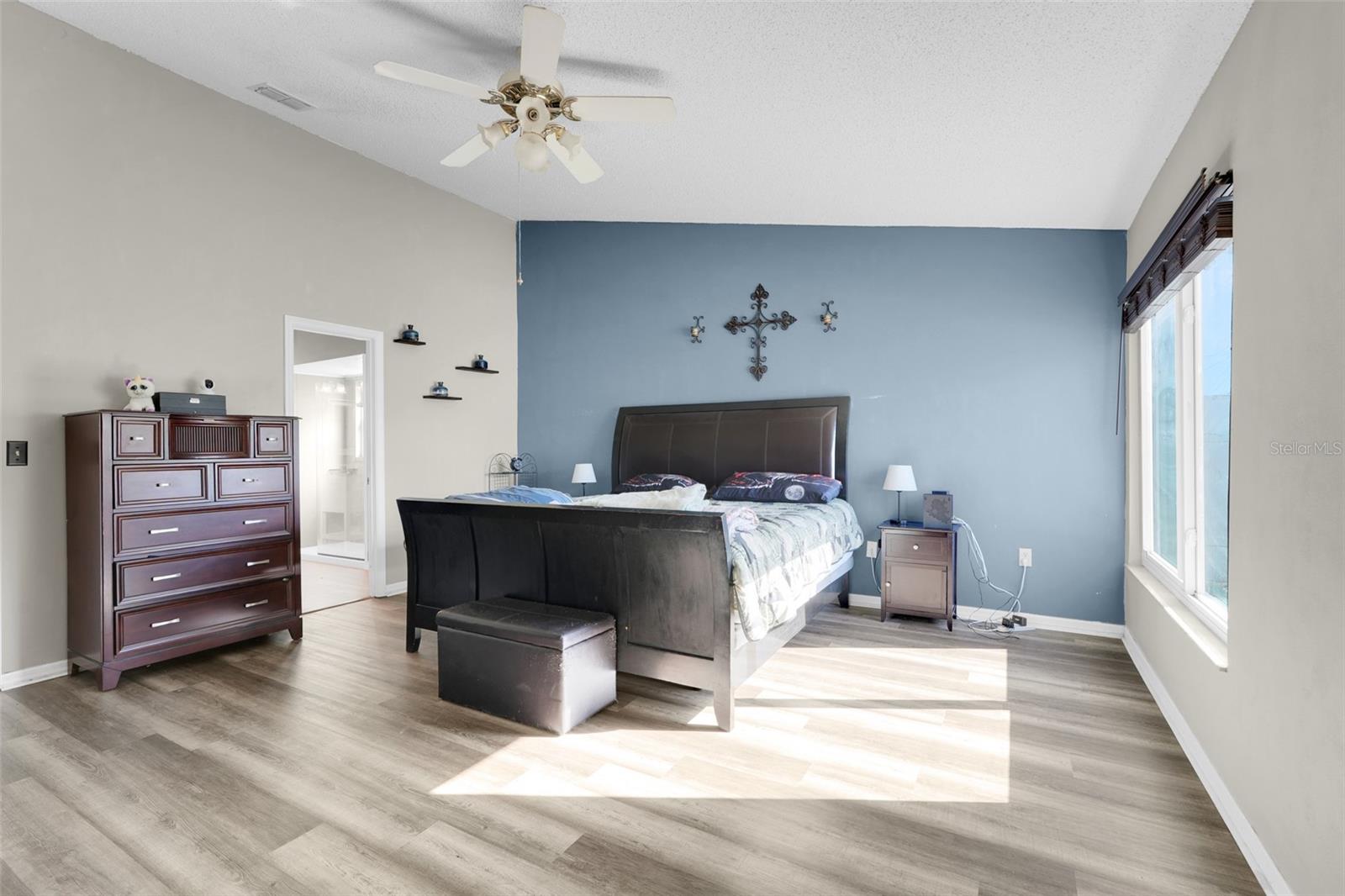 Image 22 of 45 For 105 Dorchester Court