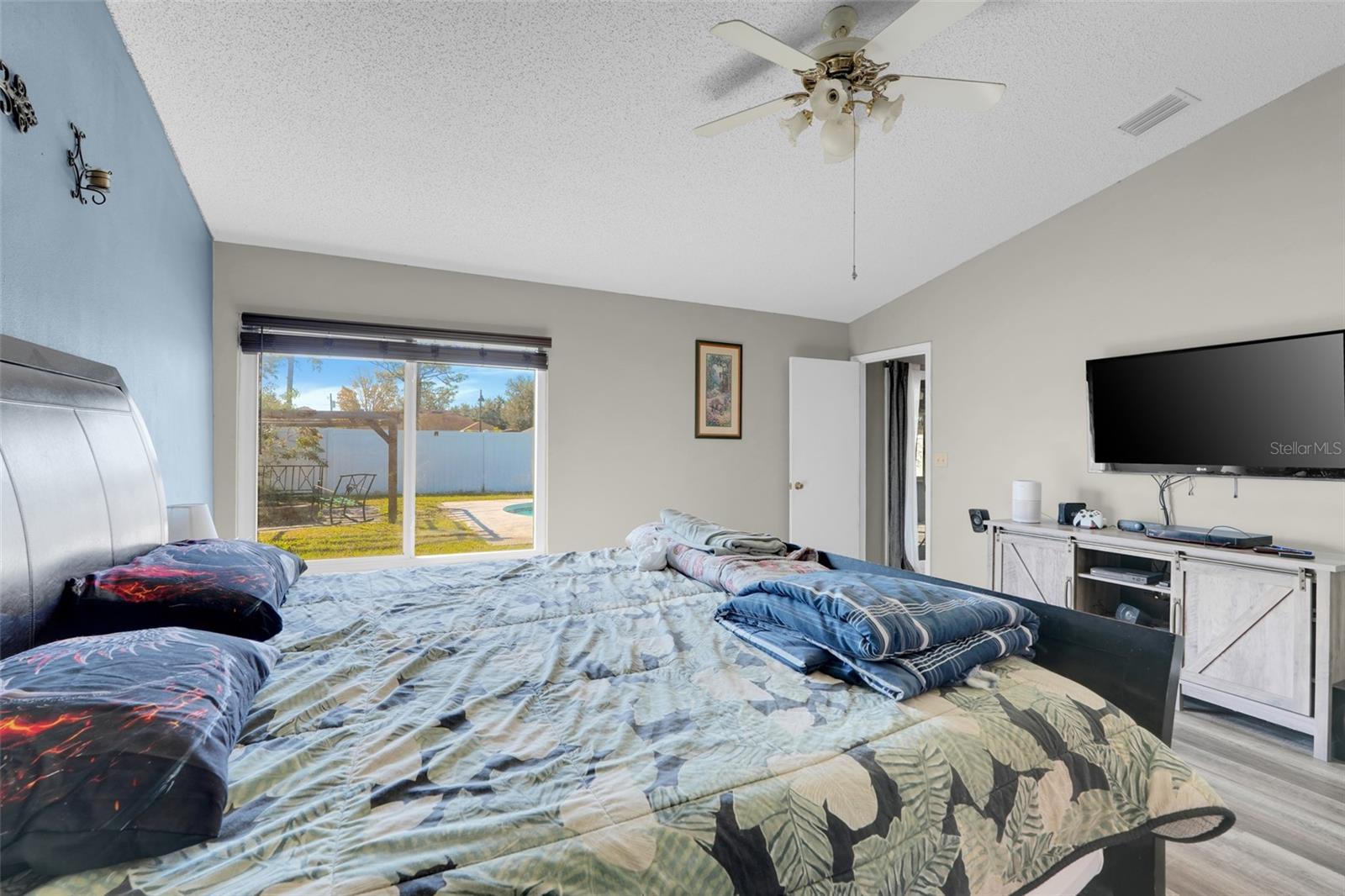 Image 23 of 45 For 105 Dorchester Court