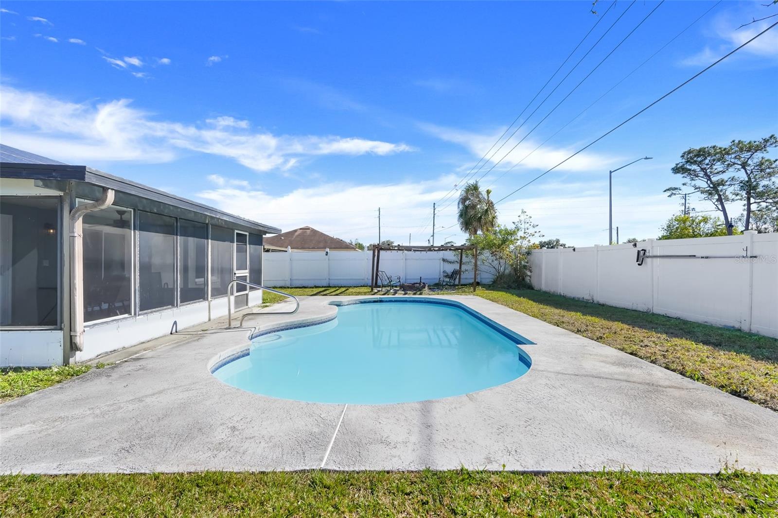 Image 37 of 45 For 105 Dorchester Court