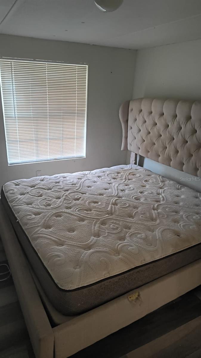 Image 4 of 7 For 117 Ne 170 Th Court