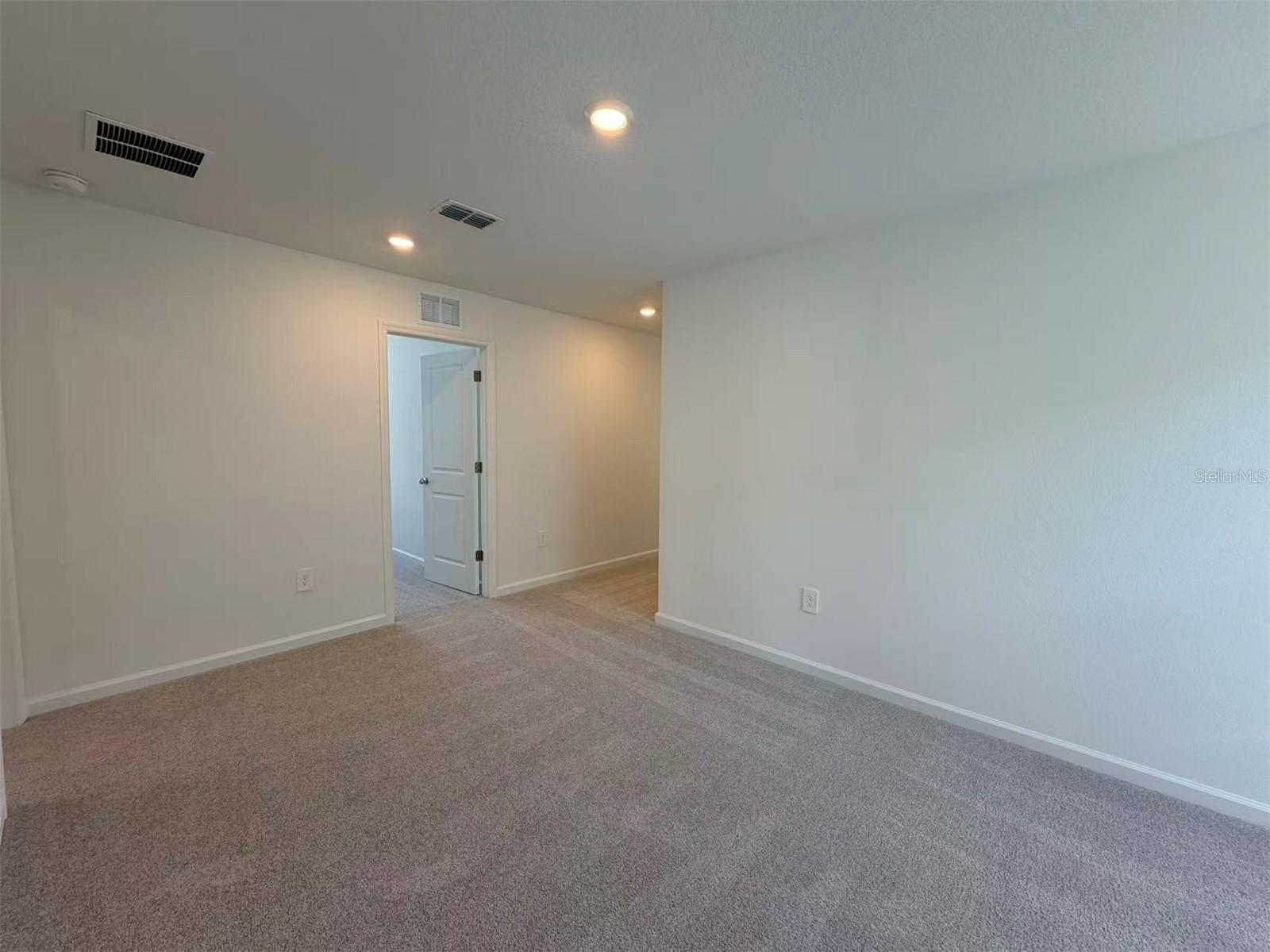 Image 17 of 26 For 3626 Hardman