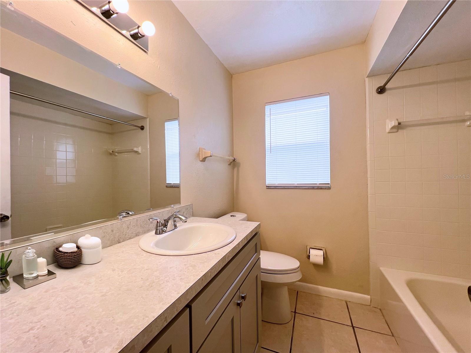 Image 13 of 17 For 52 Fairfax Avenue