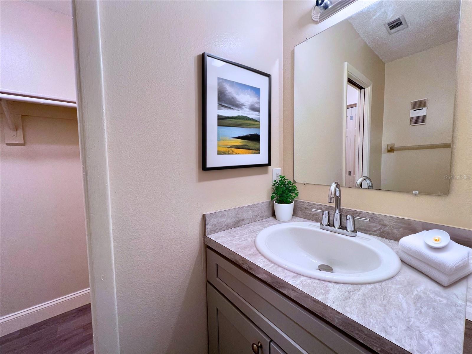 Image 16 of 17 For 52 Fairfax Avenue