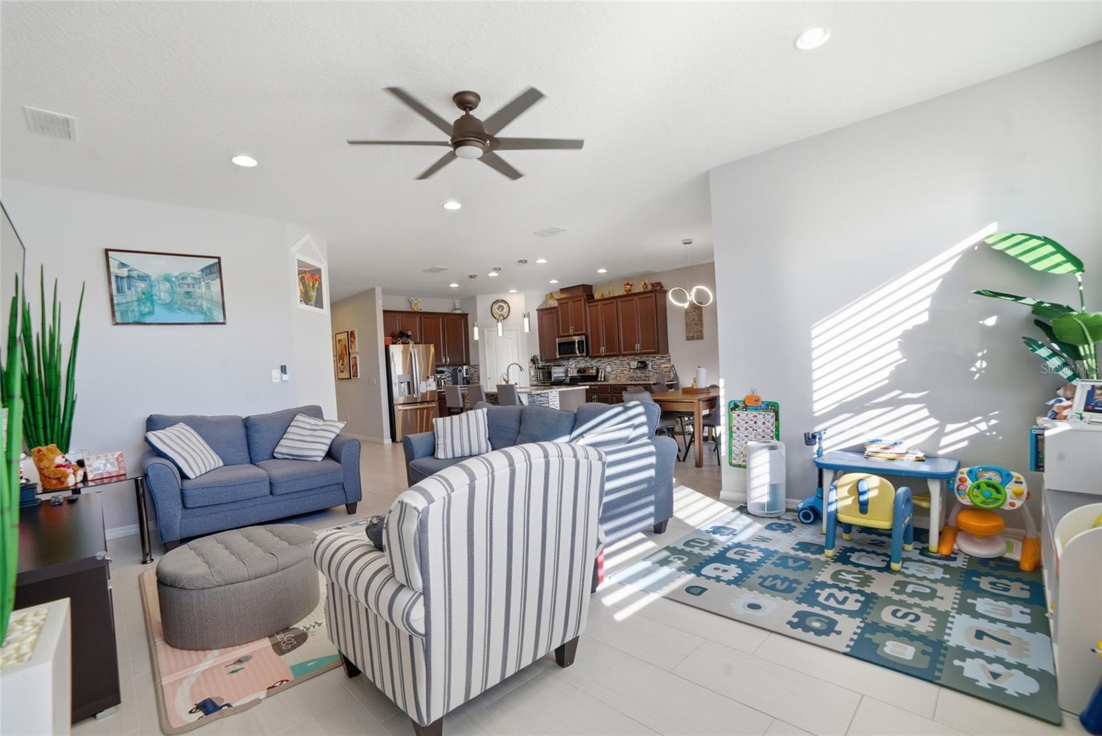 Image 18 of 31 For 1461 Clear Brook Place