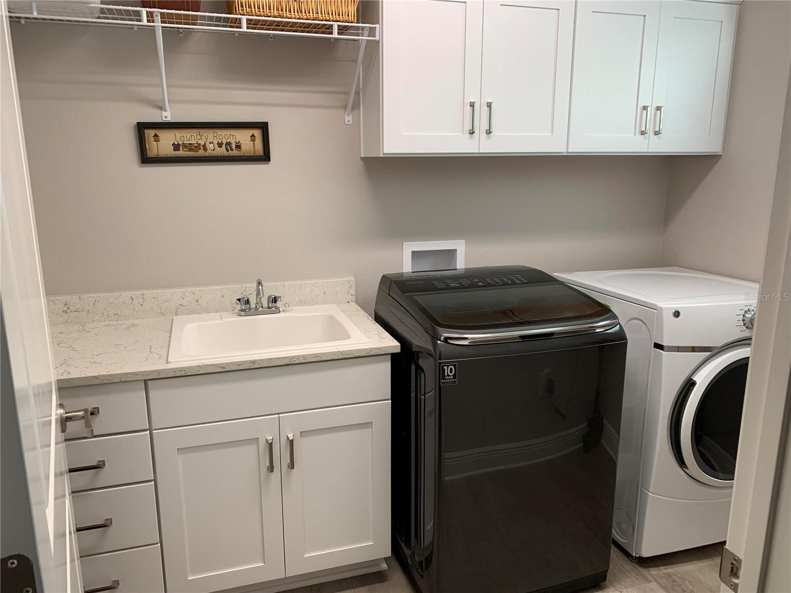 Image 22 of 24 For 775 Shivers Loop