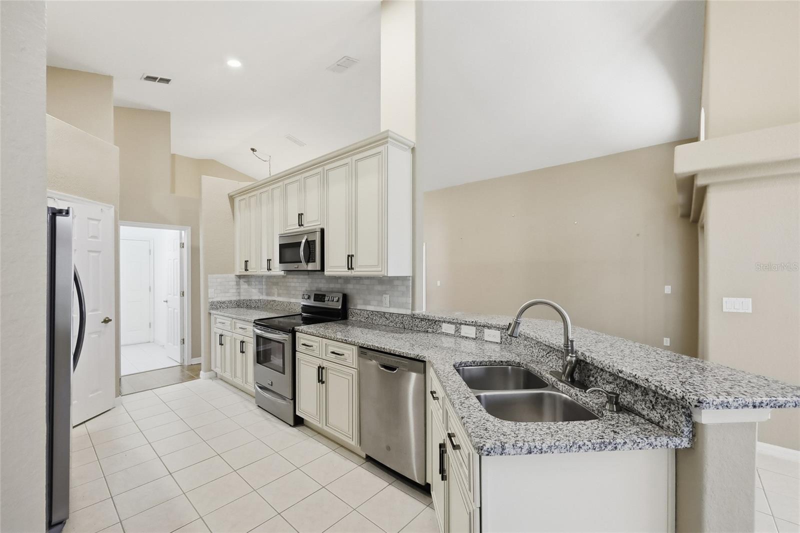 Image 20 of 40 For 6645 Franconia Drive