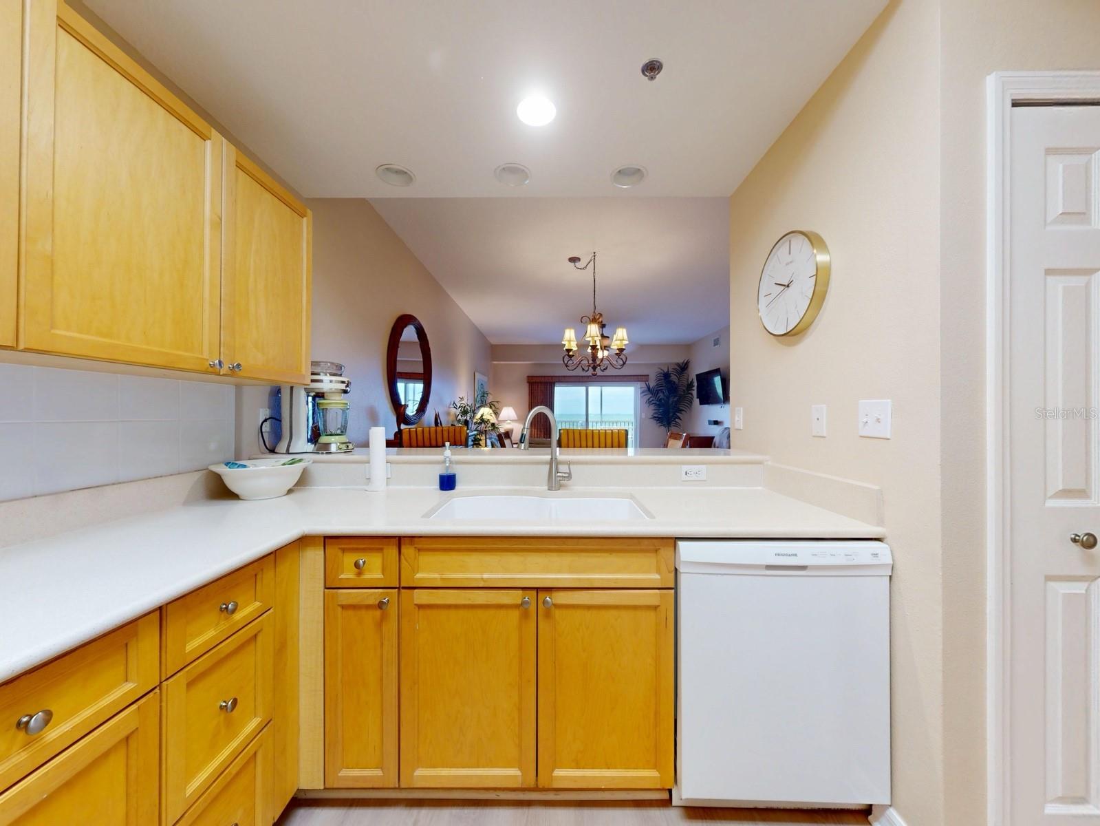 Image 24 of 69 For 5300 Atlantic Avenue 4-503