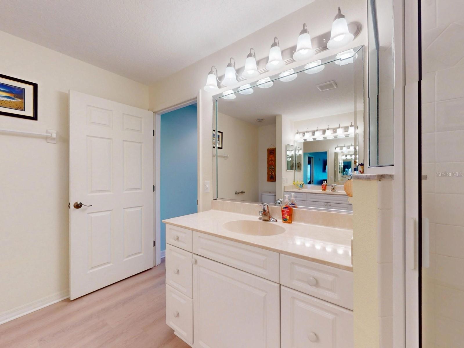 Image 47 of 69 For 5300 Atlantic Avenue 4-503