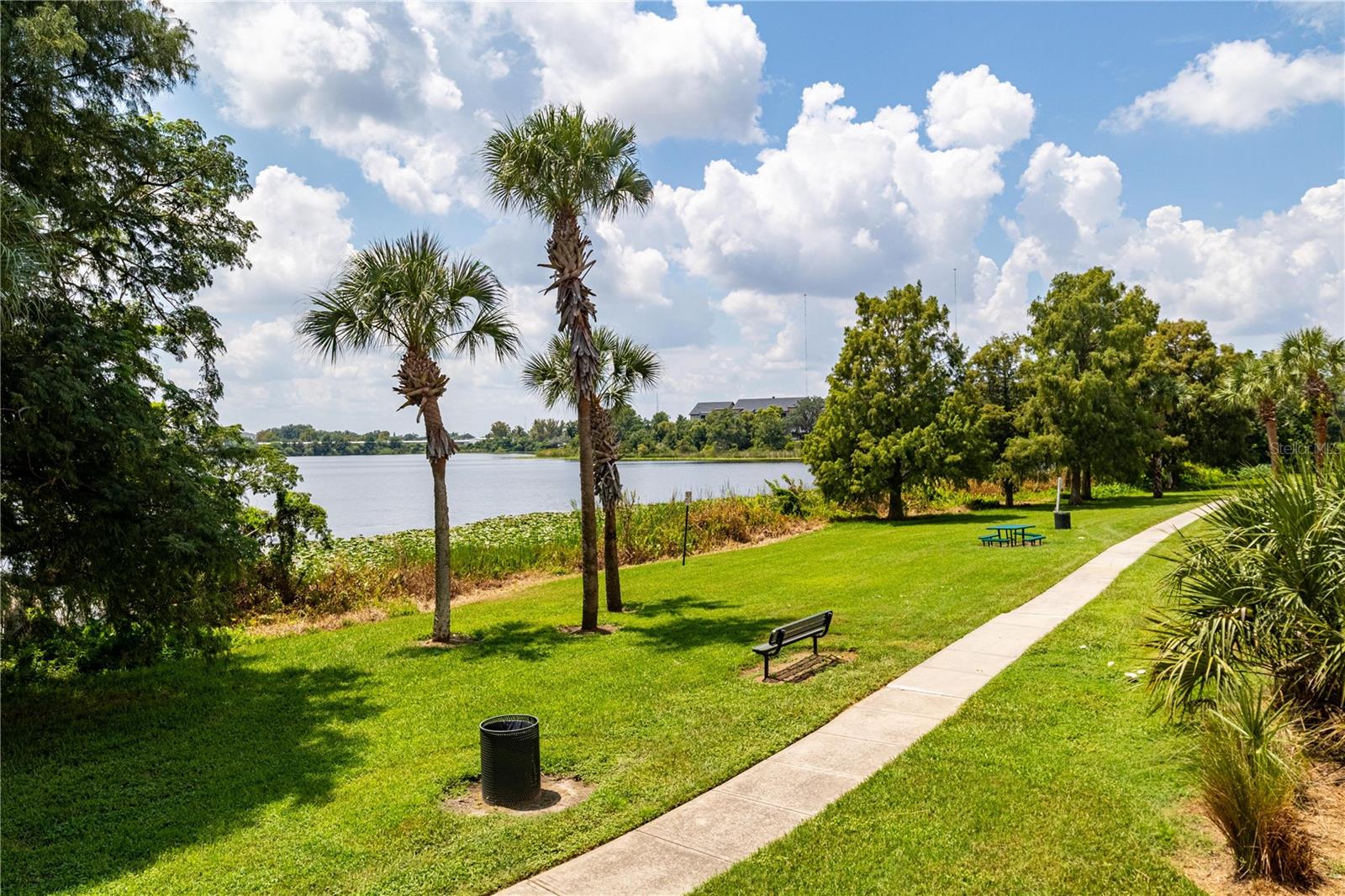 Image 10 of 30 For 1275 Lake Shadow Circle 13107