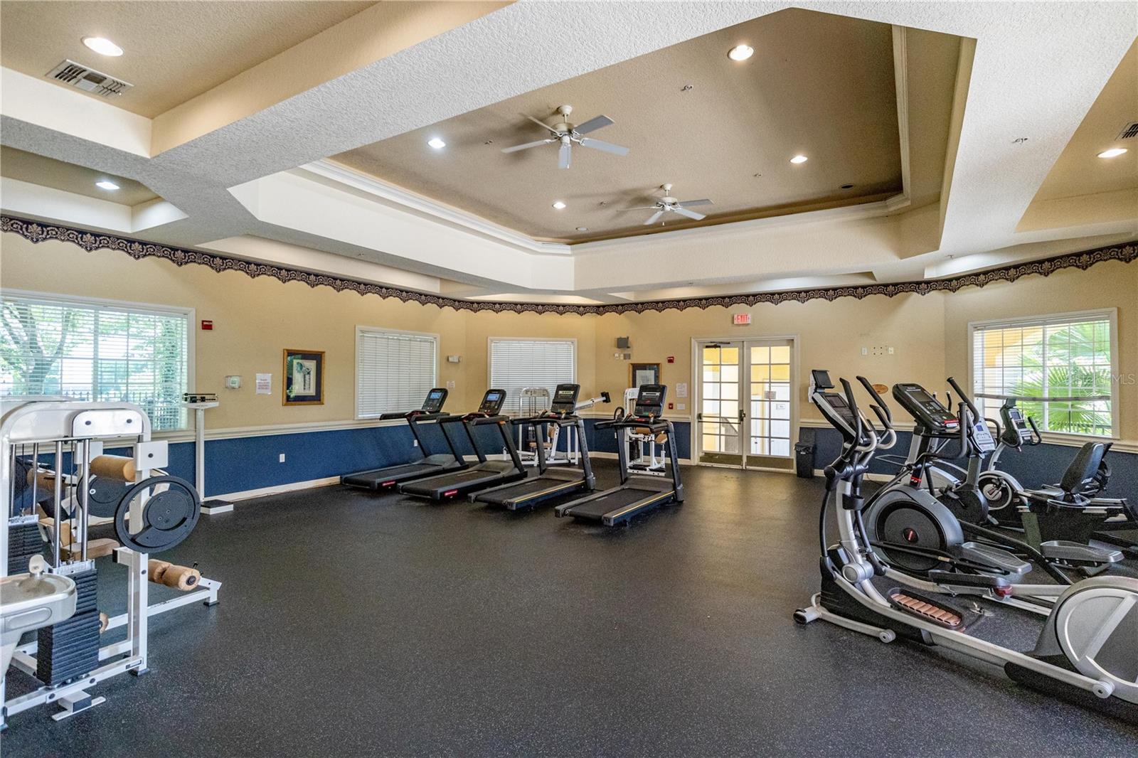 Image 21 of 30 For 1275 Lake Shadow Circle 13107