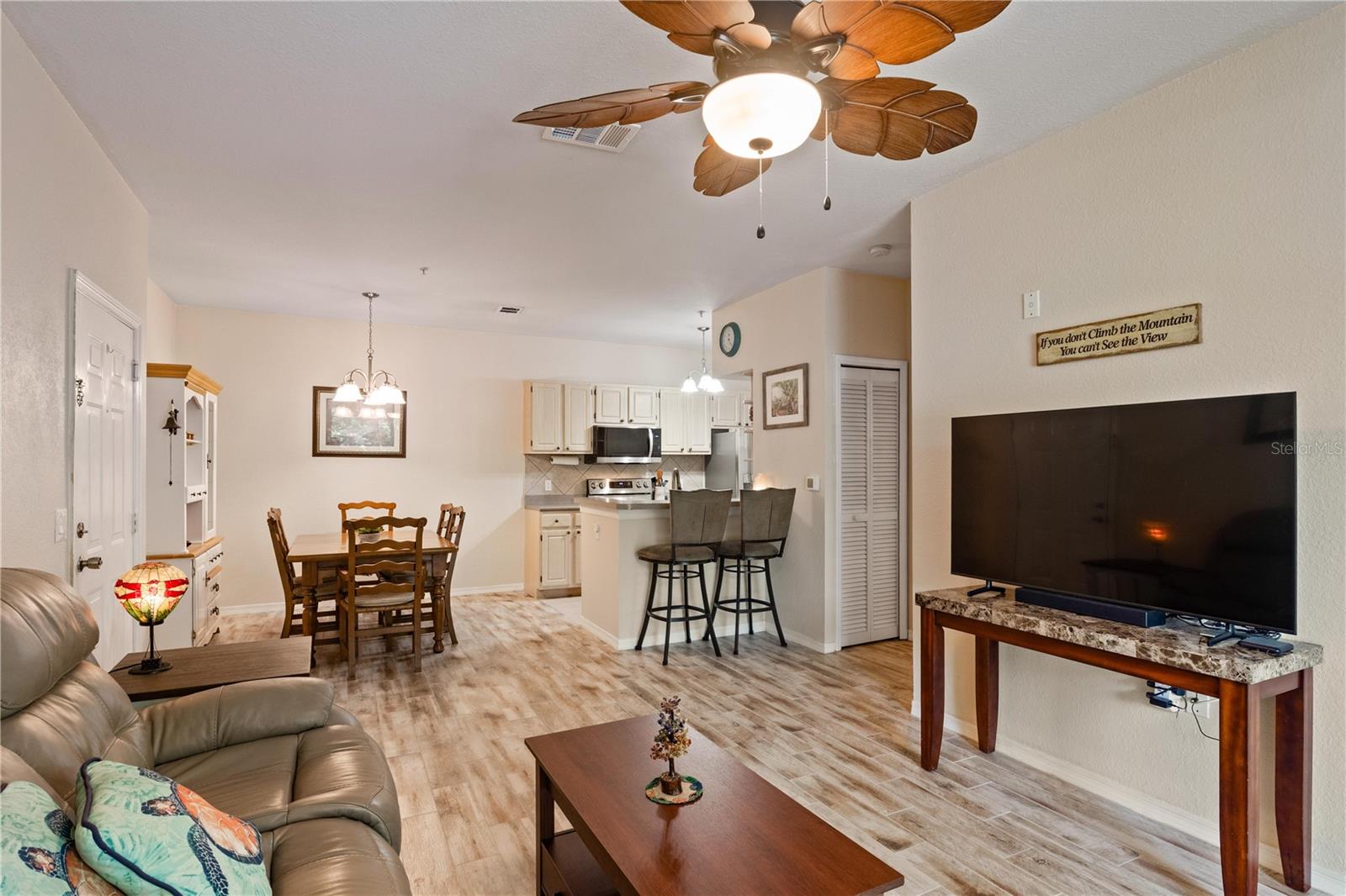 Image 6 of 30 For 1275 Lake Shadow Circle 13107