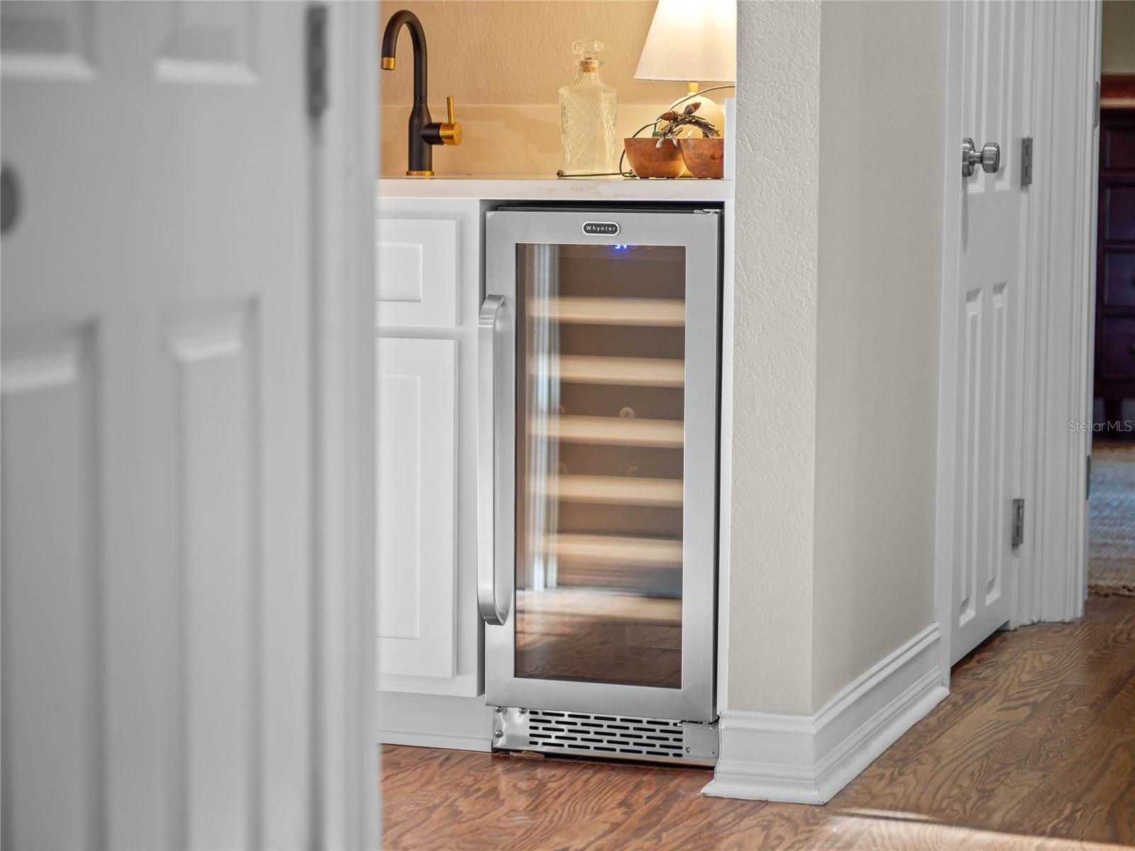 Image 17 of 67 For 6037 Lake Erie Road