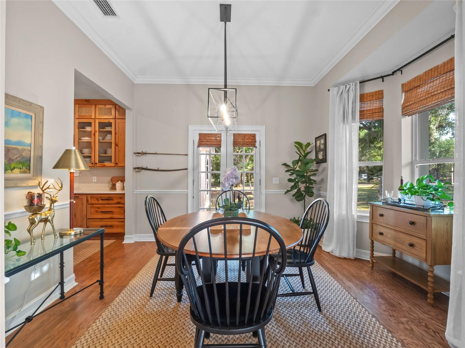 Image 18 of 67 For 6037 Lake Erie Road