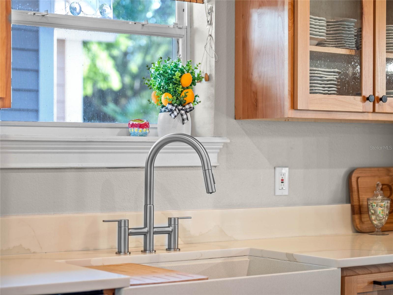 Image 27 of 67 For 6037 Lake Erie Road