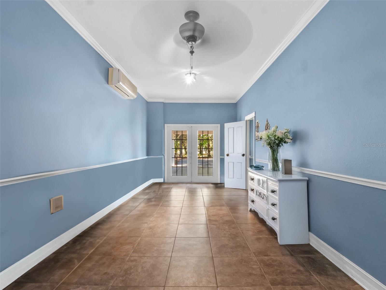 Image 42 of 67 For 6037 Lake Erie Road