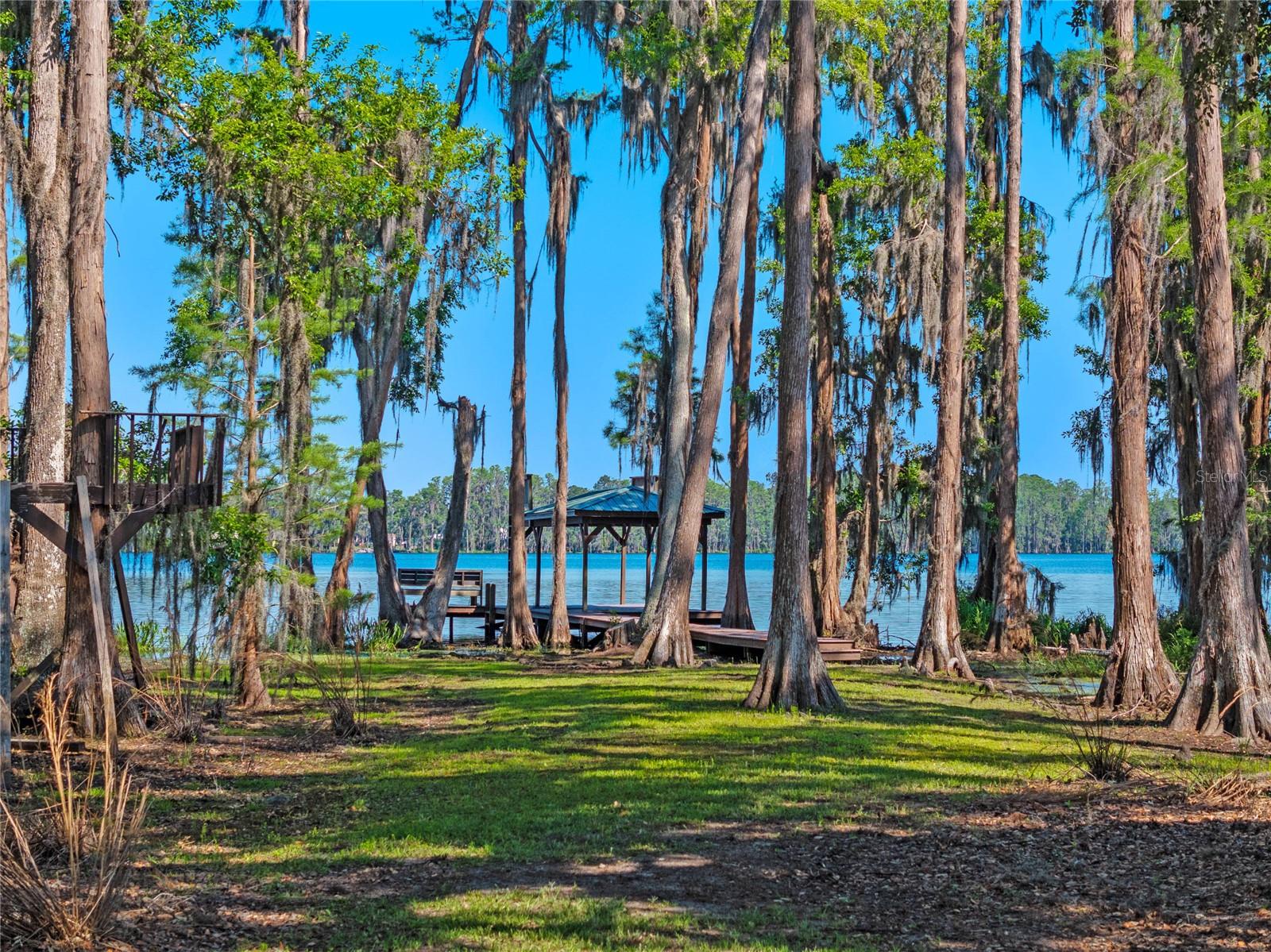 Image 9 of 67 For 6037 Lake Erie Road