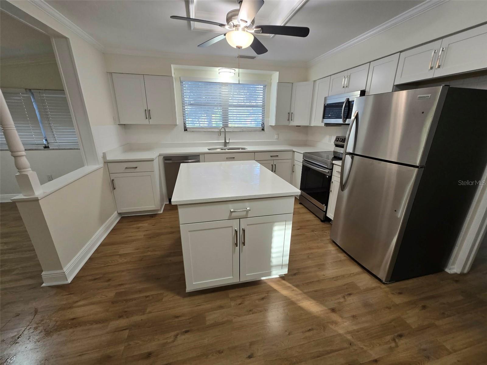 Image 10 of 39 For 3301 Woodlawn Avenue