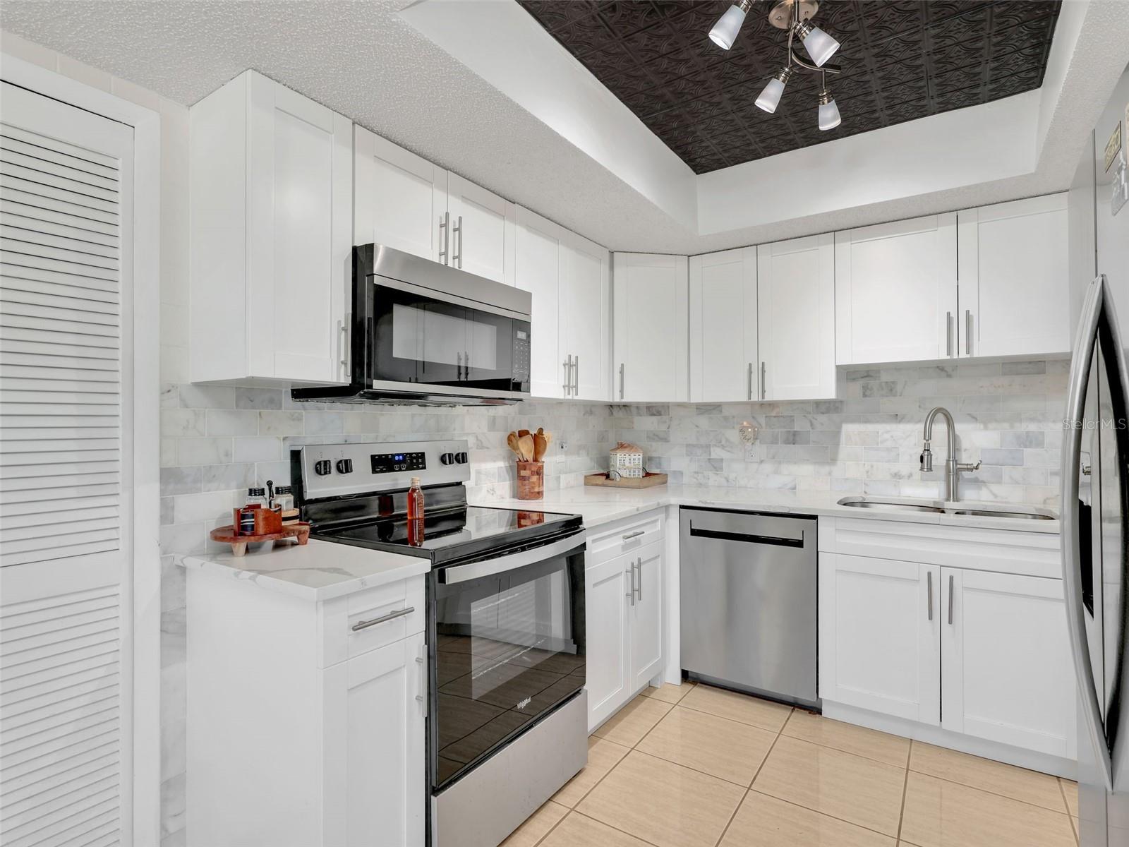 Image 17 of 37 For 4021 19th Avenue 201