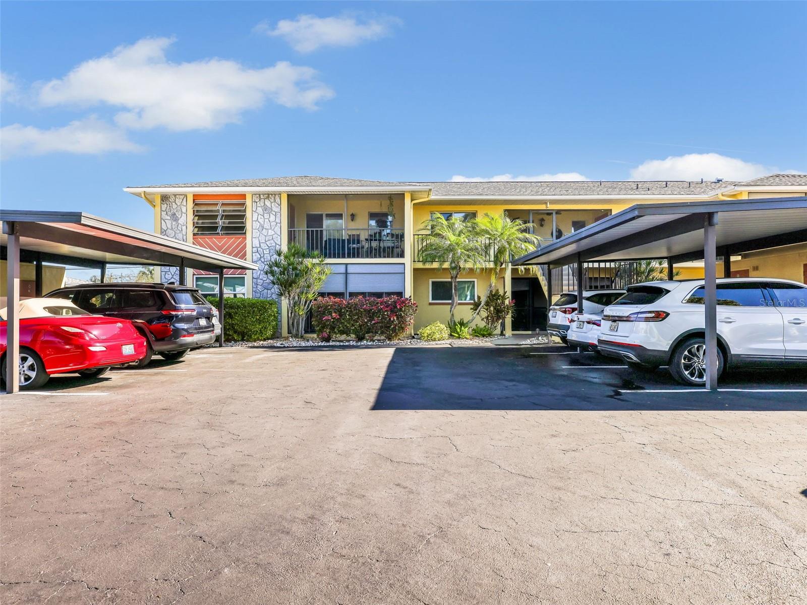 Image 3 of 37 For 4021 19th Avenue 201