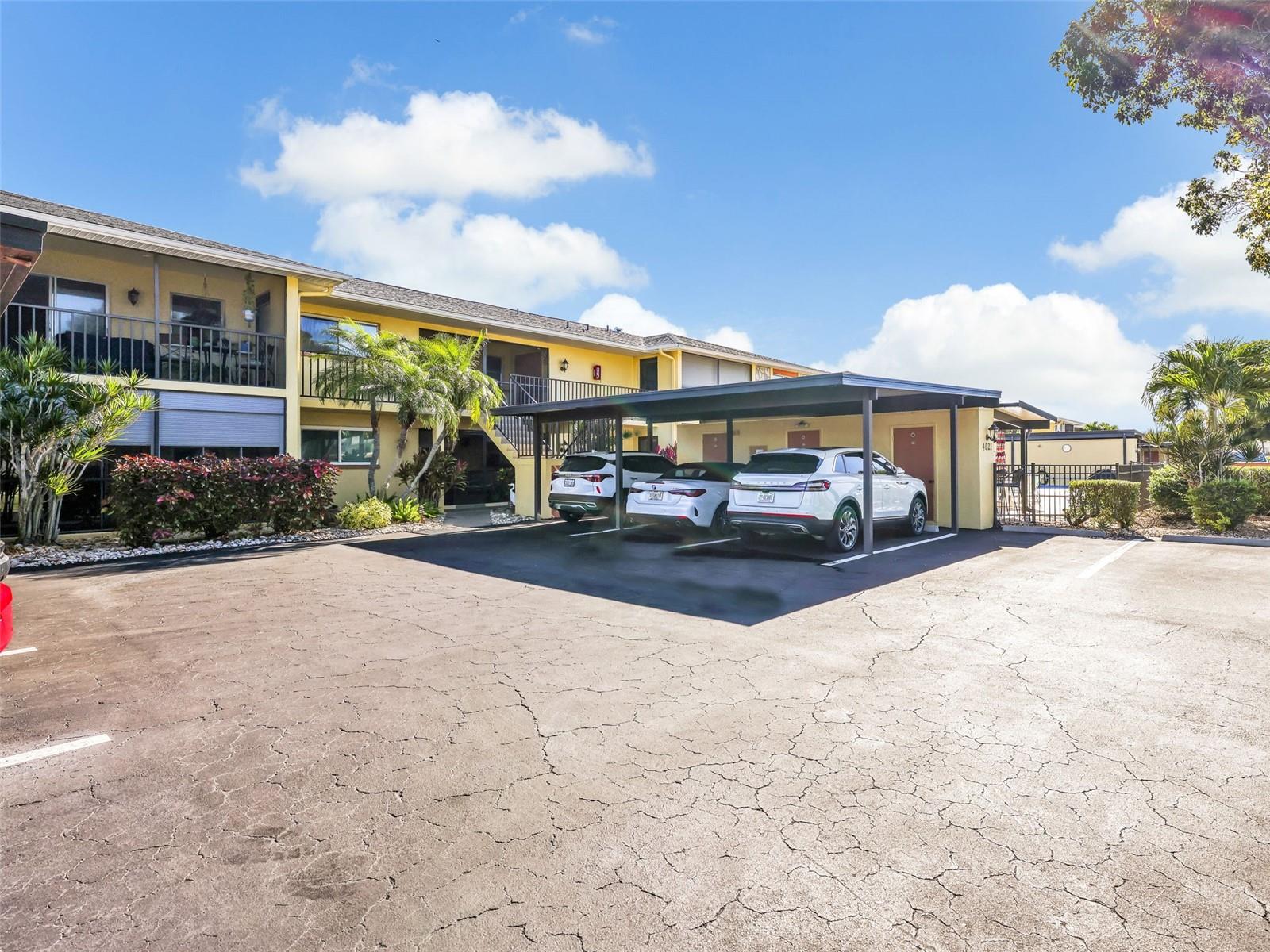 Image 4 of 37 For 4021 19th Avenue 201