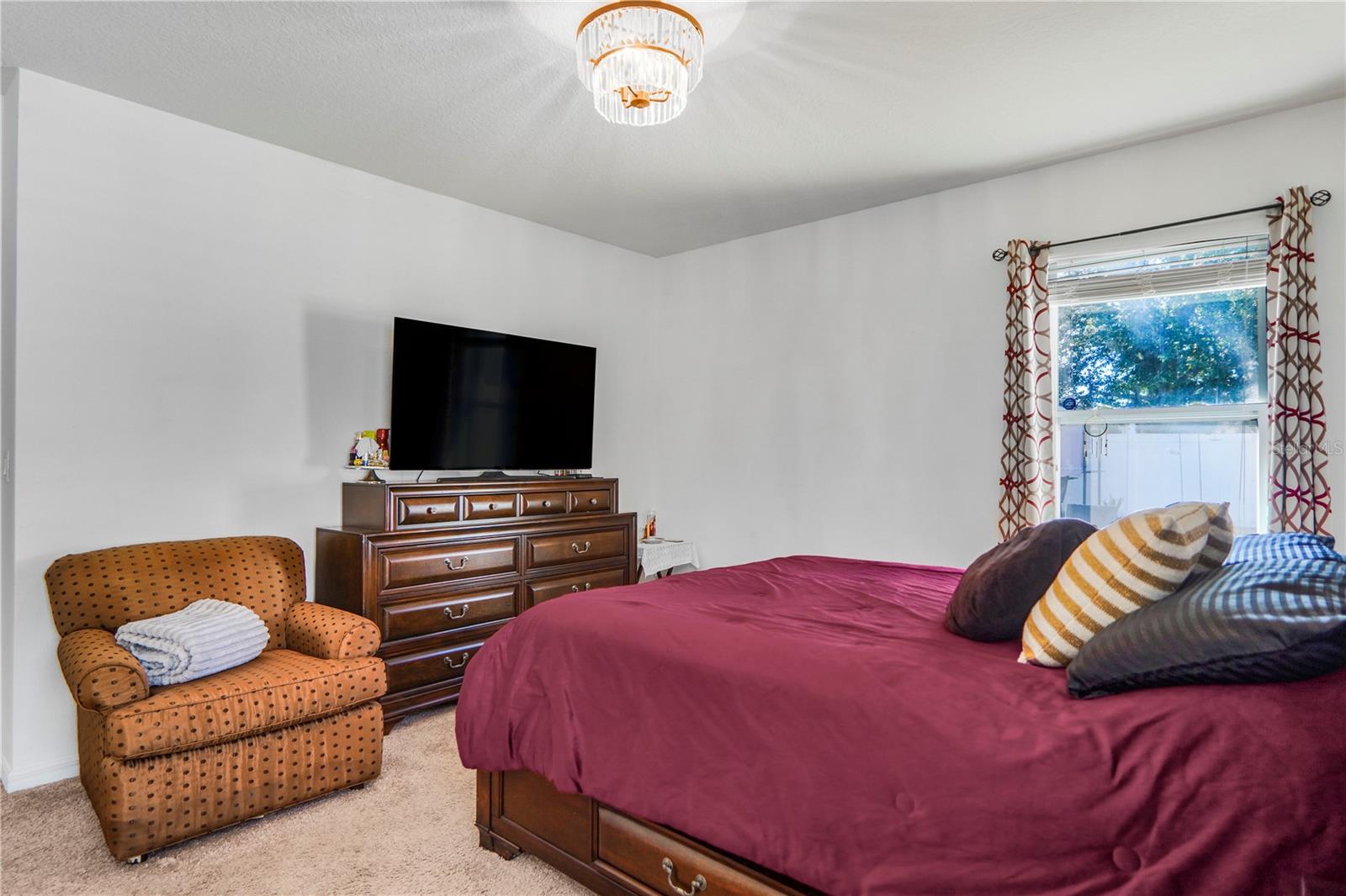 Image 26 of 34 For 521 Nova Drive